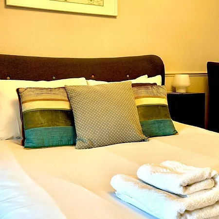 Kings Arms Hotel 4*